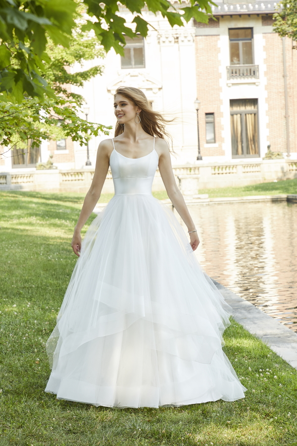 5 Relaxed Wedding Dress Ideas For A Laid Back Vibe